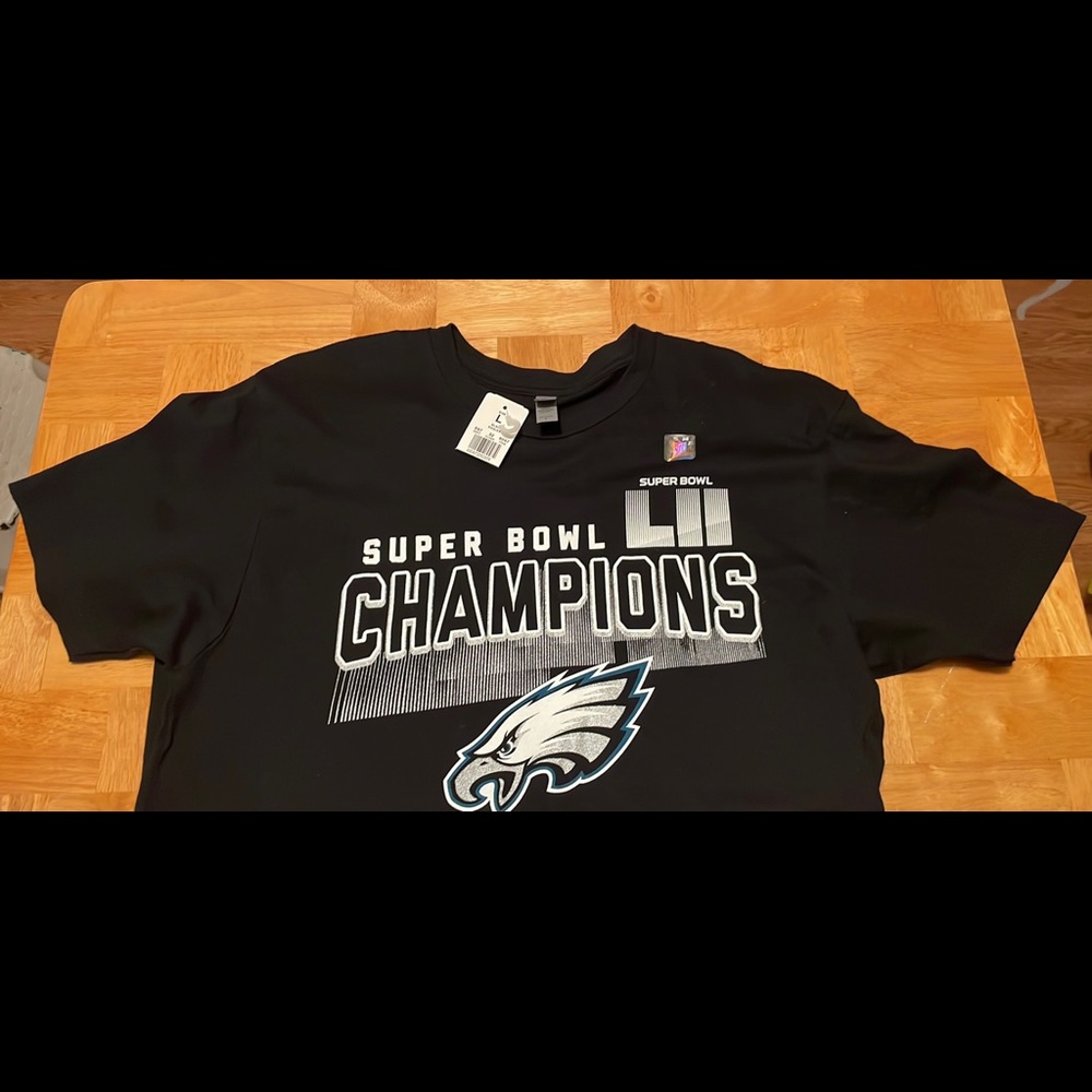 Philadelphia Eagles MENS large T-shirt